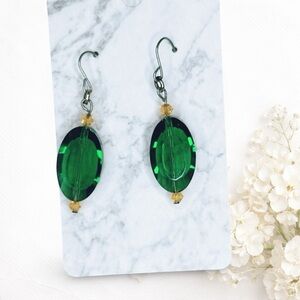 10u. Green Glass Handmade Silvertone Earrings